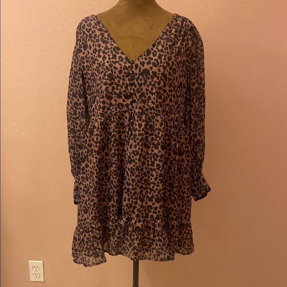 LULUS Leopard Print V-Neck Women's Top